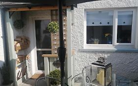 Castle Hill Cottage & Paddlers Retreat